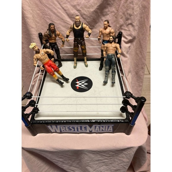Wrestlemania Wrestling Ring w/Spring Action WWE 2010 Mattel...